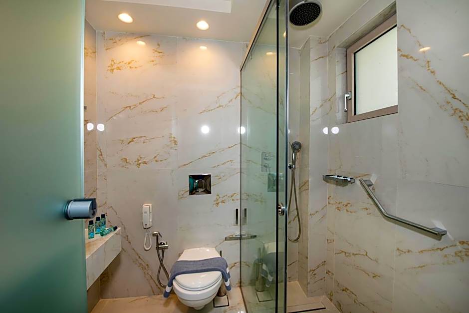 Vantaris Luxury Beach Resort