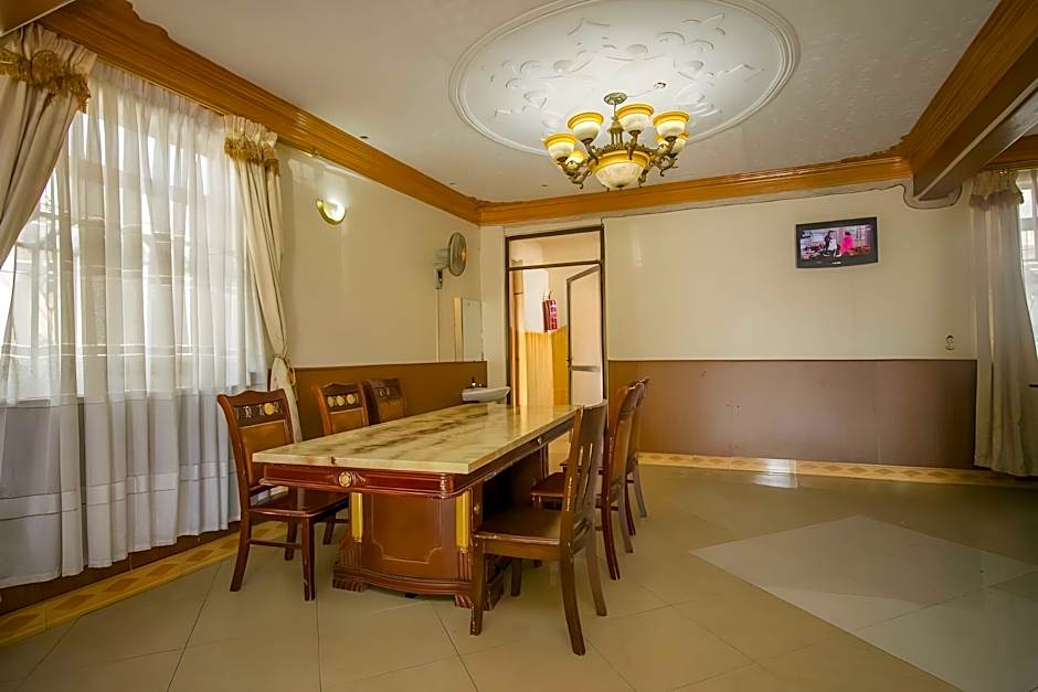 Platinum Royal Hotel – Kampala