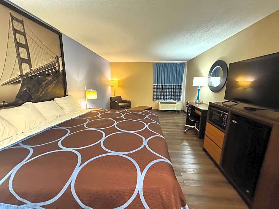 Super 8 by Wyndham Booneville