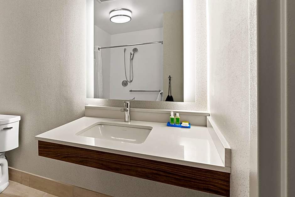 Holiday Inn Express And Suites Suisun City Napa Valley Area By IHG
