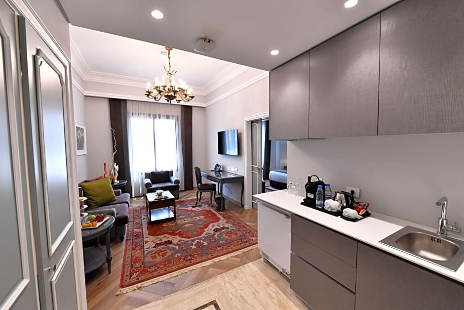 Le Bristol Hotel