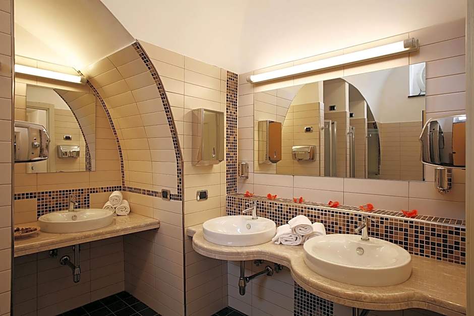 Seven Hostel & Rooms