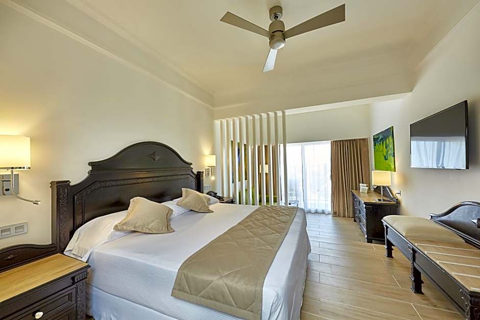 Photo 1 of 4 of Junior Suite