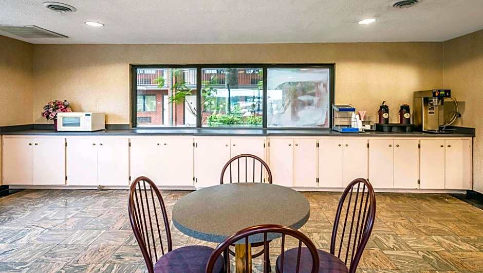 Studios and Suites 4 Less Emporia By Magnuson Worldwide