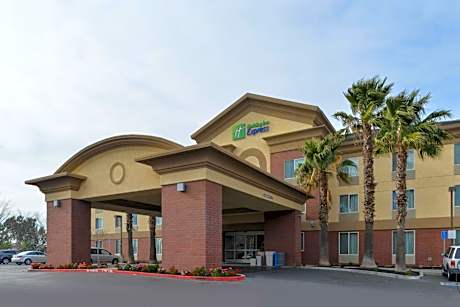 Holiday Inn Express Woodland By IHG