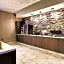 La Quinta Inn & Suites by Wyndham Cleveland Airport West