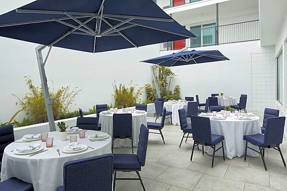 Courtyard by Marriott Santa Barbara Downtown