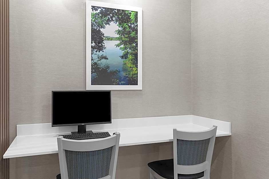 La Quinta Inn & Suites by Wyndam Knoxville West