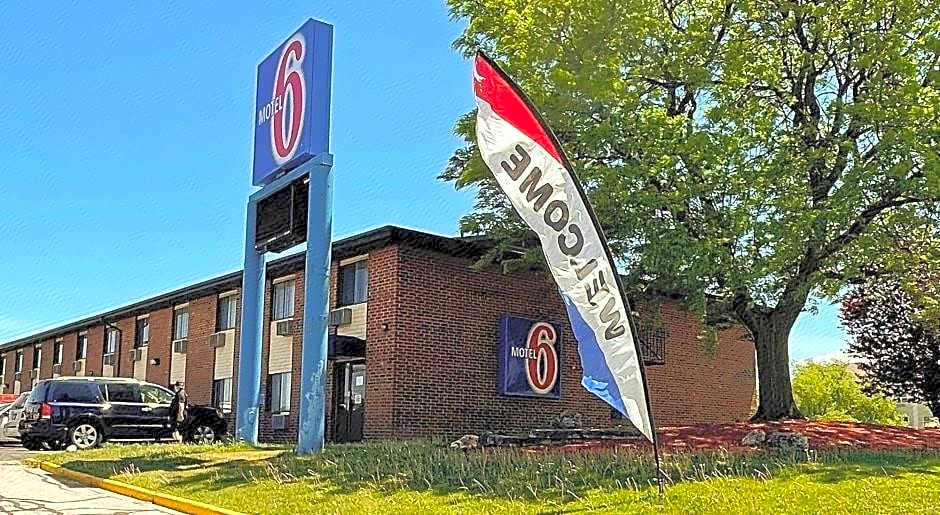 Motel 6-Oak Creek, WI