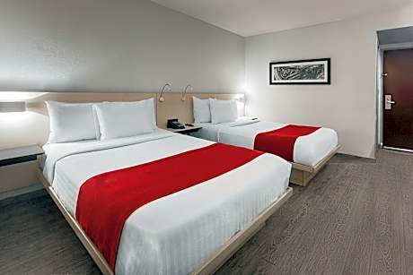 Two Double Beds Non Smoking