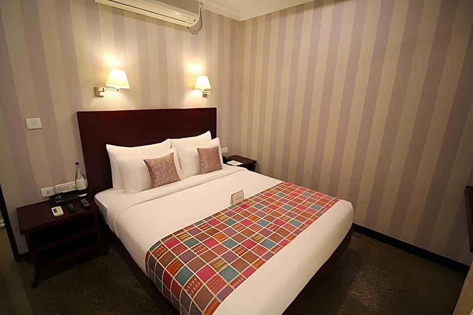 Lilac Hotel 3rd Block