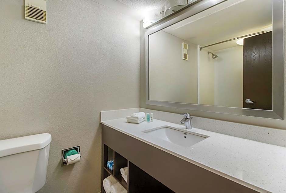 Clarion Hotel Jackson Northwest