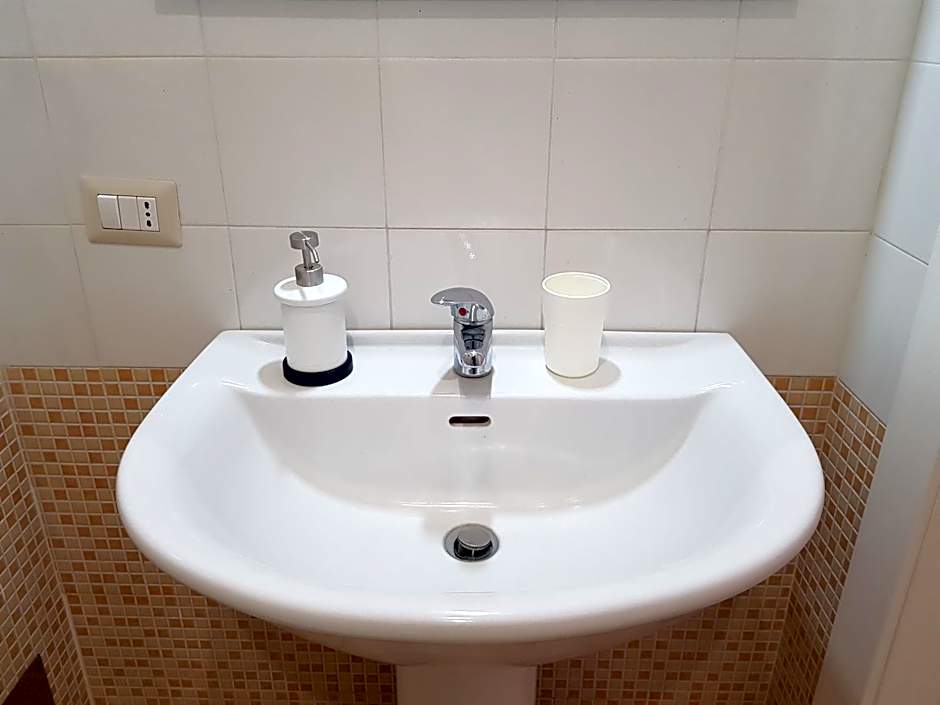 B&B Gisira