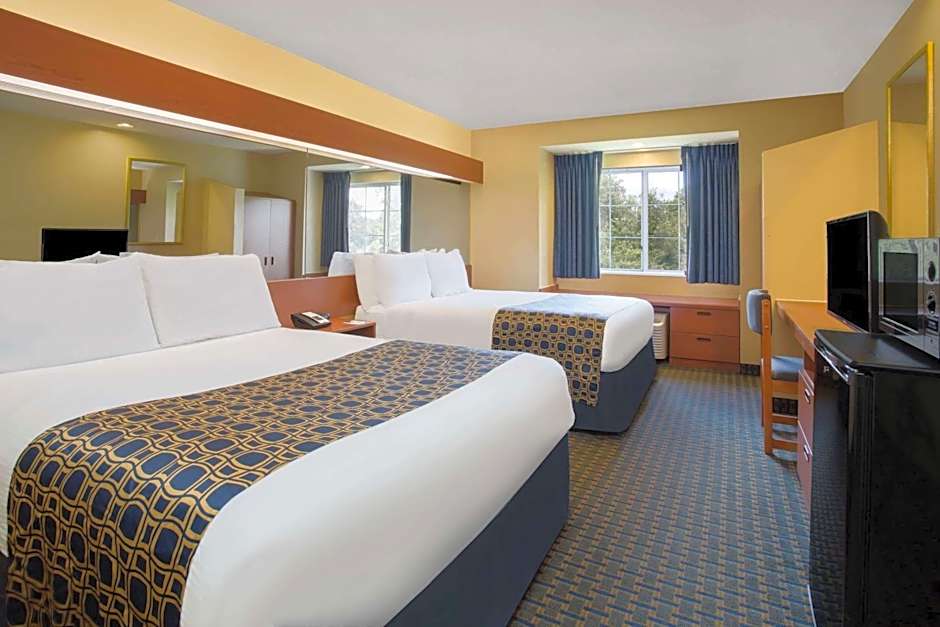 Microtel Inn & Suites by Wyndham Leesburg/Mt Dora