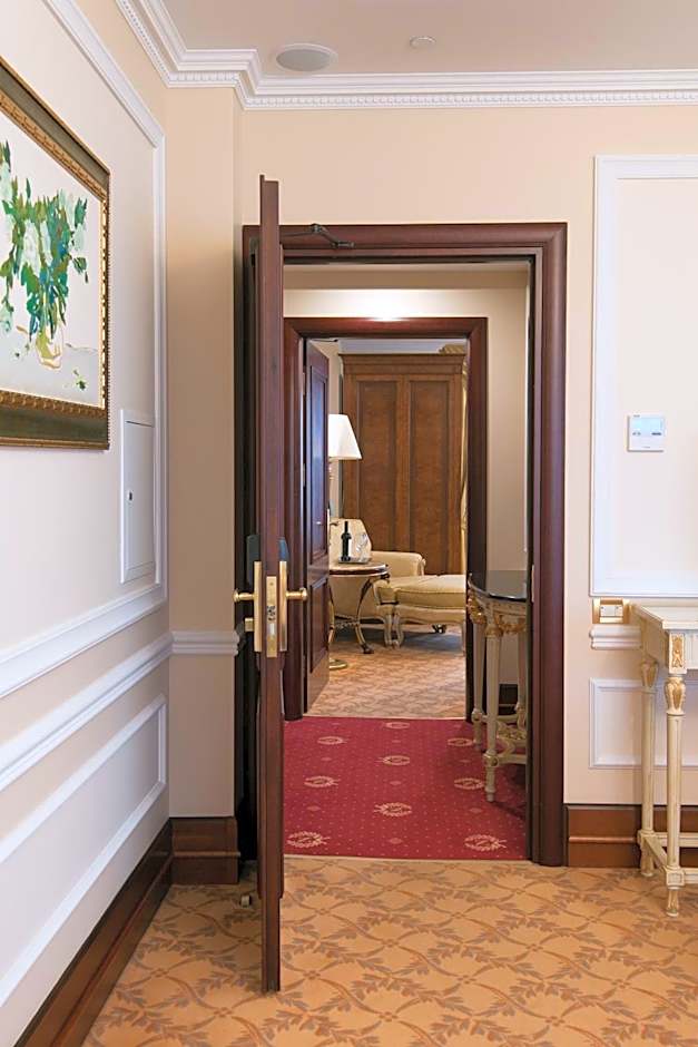 Nobil Luxury Boutique Hotel