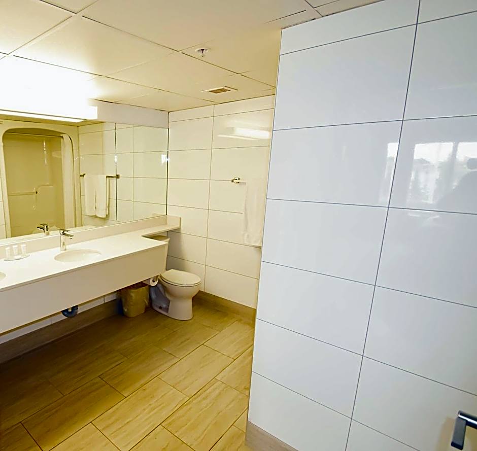 Canad Inns Destination Centre Club Regent Casino Hotel