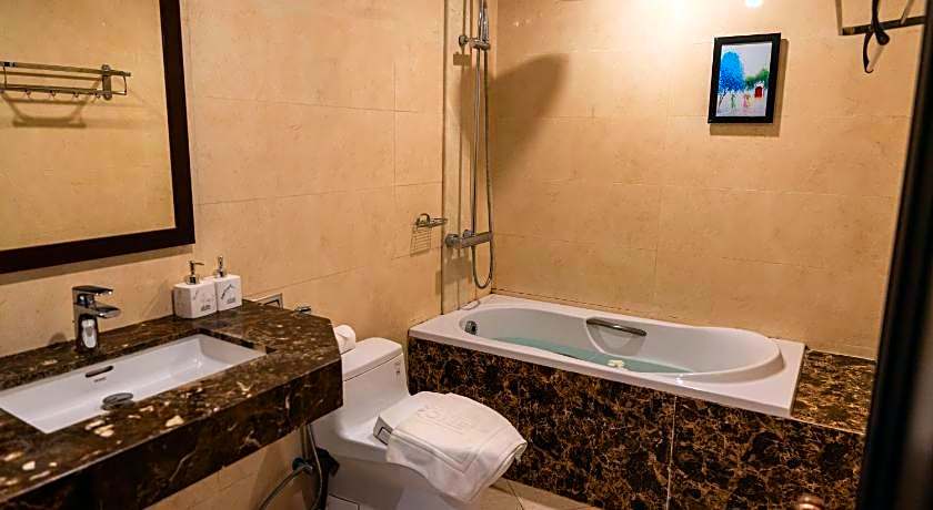 Aaron Riverview Hotel