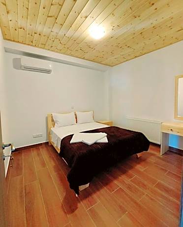 Deluxe Suite with Spa Bath