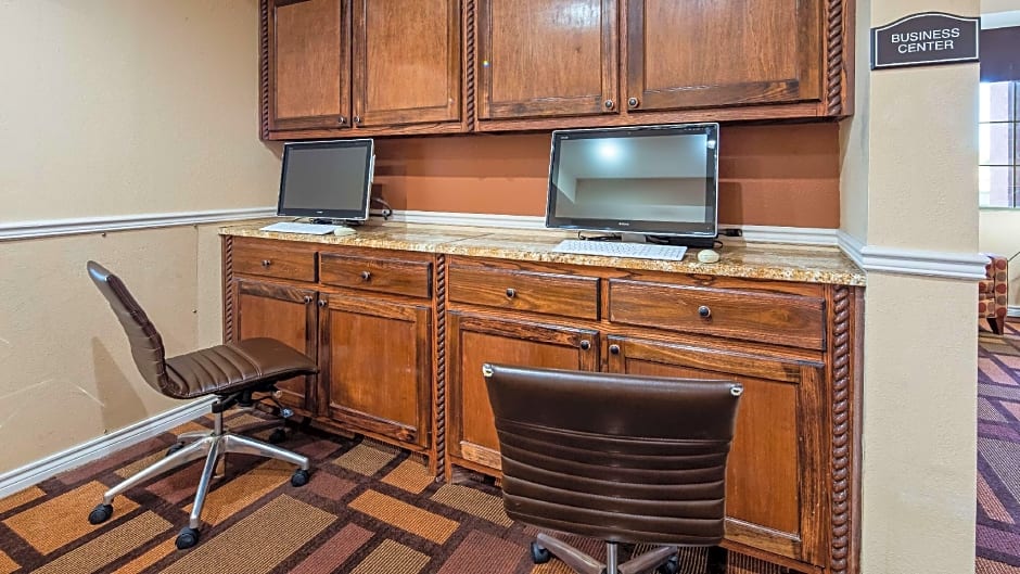 Best Western Plus Lubbock Windsor Inn