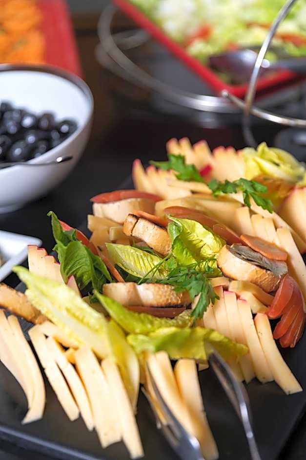 Golden Tulip El Mechtel Hotel