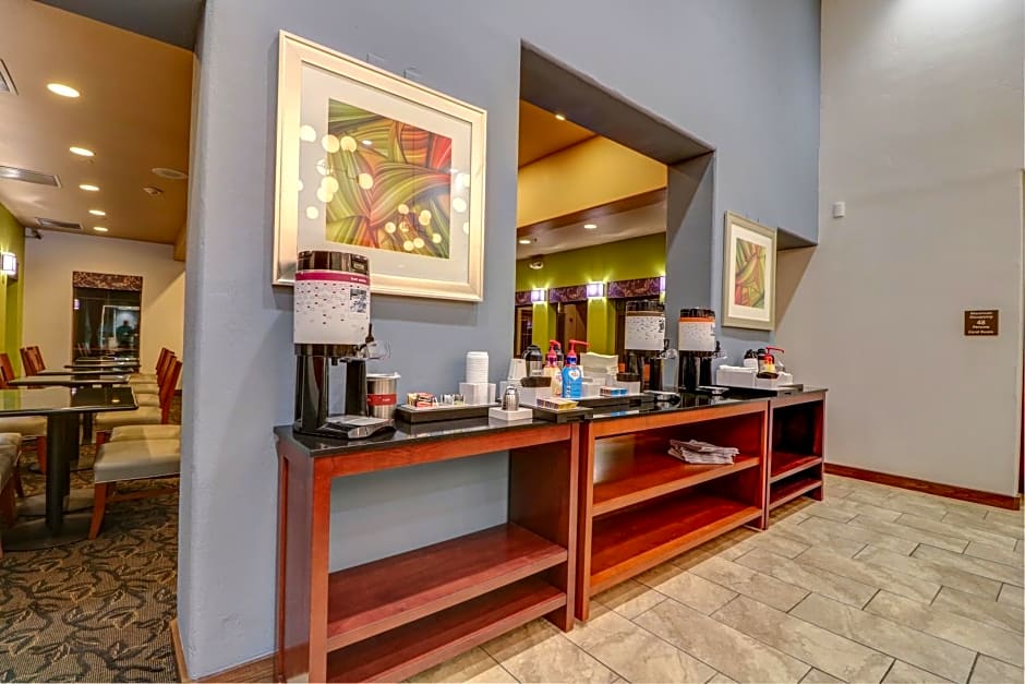 Hampton Inn Tropicana
