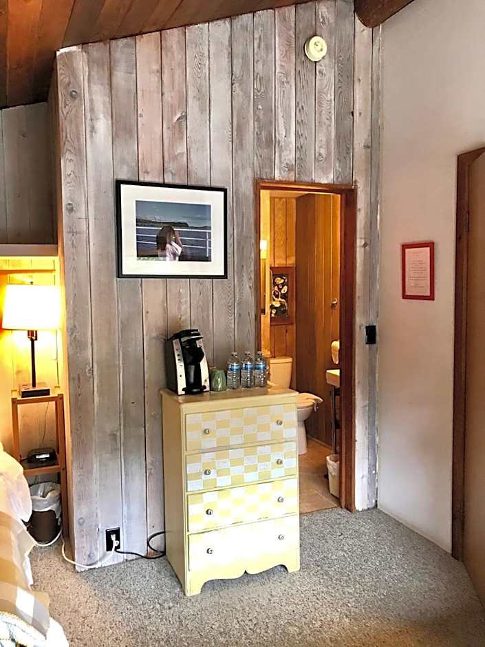 The Surf Lodge and Pub