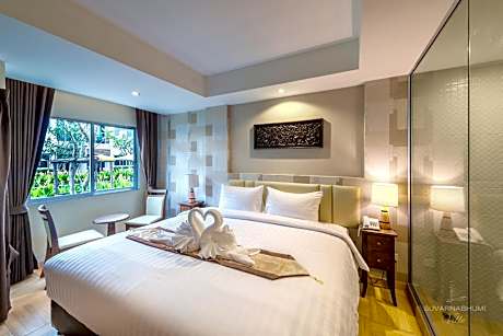 Premier Double Room with Pool Access