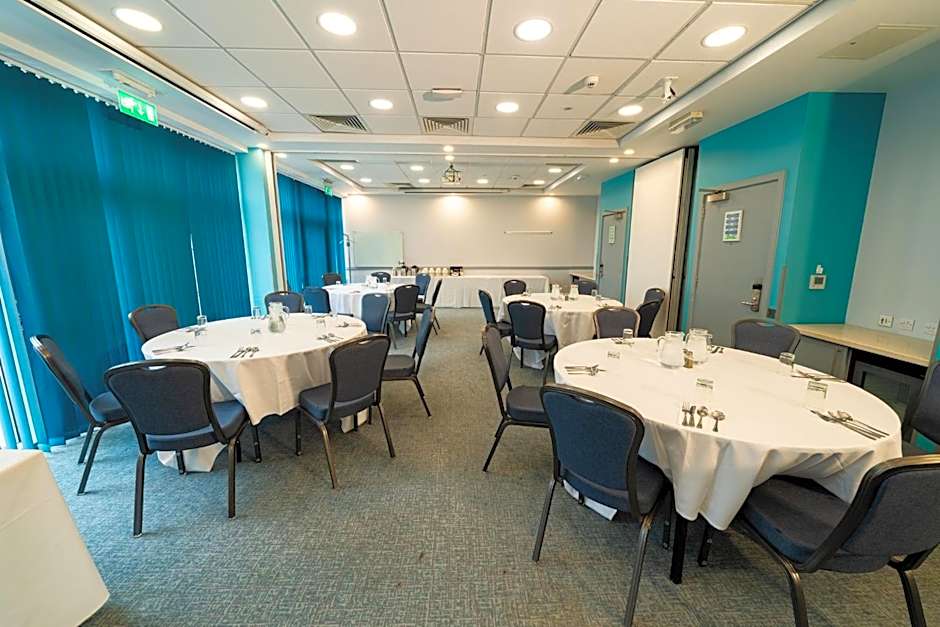 Holiday Inn London Luton North by IHG