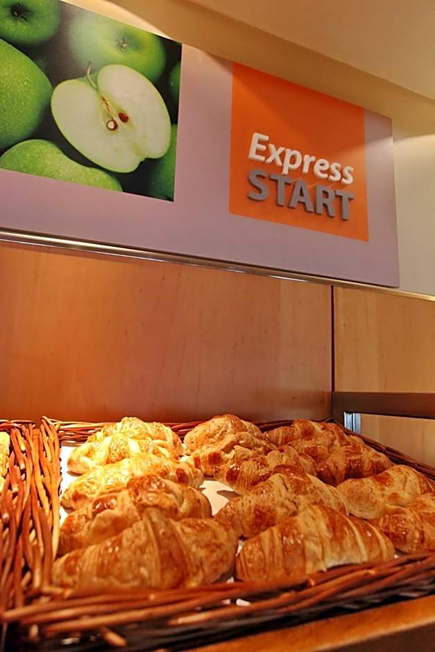 Holiday Inn Express Birmingham Redditch By IHG