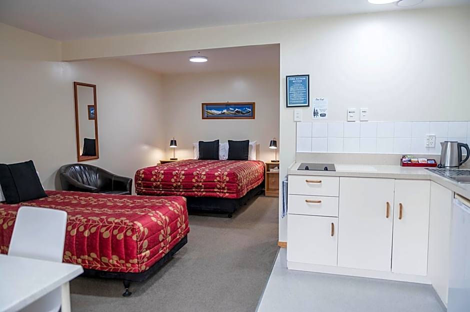 ASURE Aspiring Court Motel