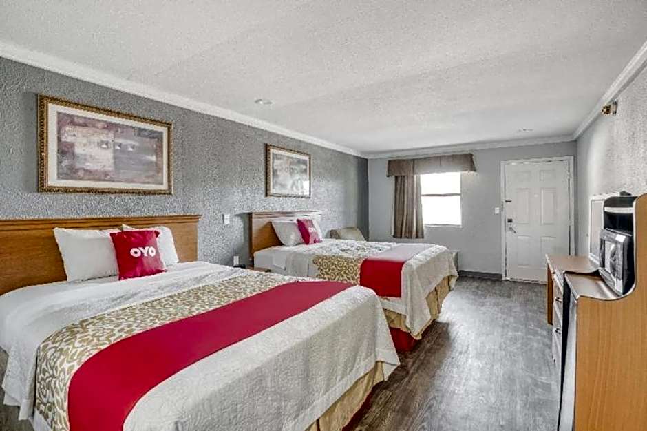 OYO Hotel Pineville LA Hwy 165