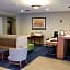 Holiday Inn Express & Suites Lincoln Airport, an IHG Hotel