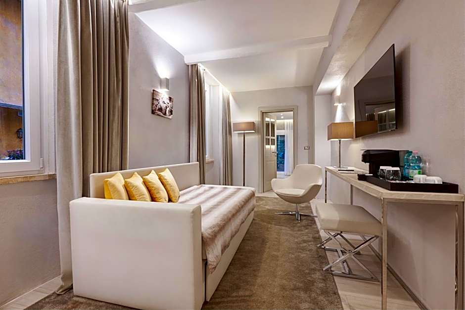 Terrace Pantheon Relais