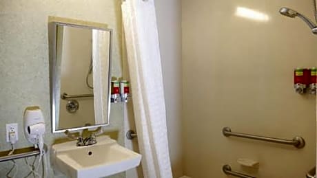 Double Room with Two Double Beds - Disability Access