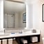 Holiday Inn Express Hotel & Suites Boston-Cambridge By IHG