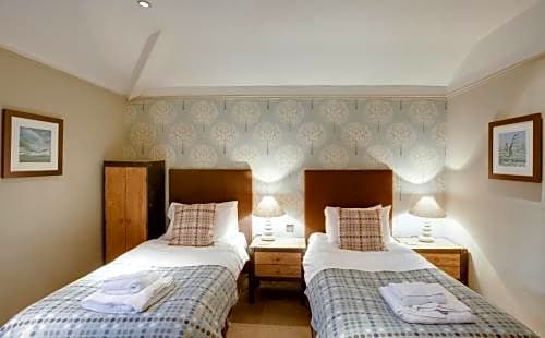Photo 1 of 4 of Classic Twin Room