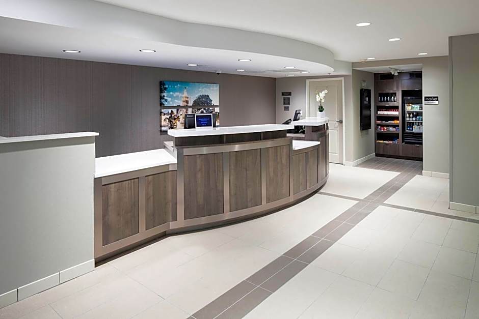 Residence Inn by Marriott Kansas City Country Club Plaza