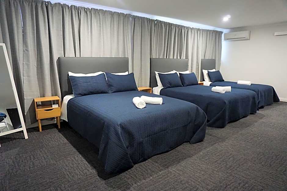 Warners Bay Hotel