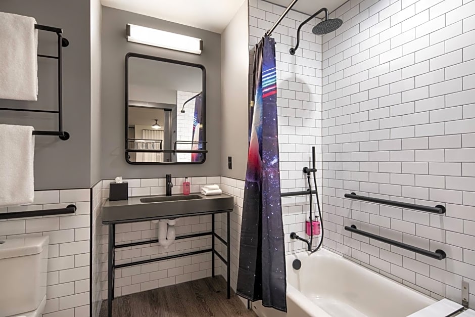 Moxy Nashville Vanderbilt Area