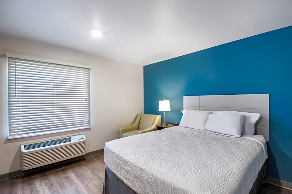 WoodSpring Suites Bakersfield