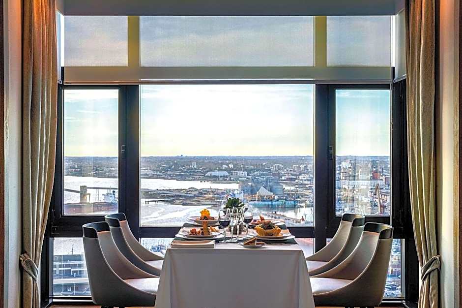 Radisson Montevideo Victoria Plaza Hotel