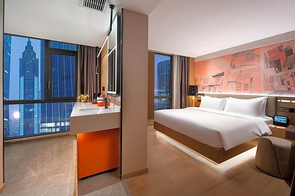 From K Huan Kai Hotel Tiyuxi Metro Station