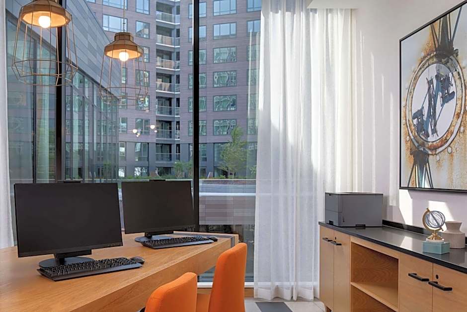 Hyatt Place Boston/Seaport District