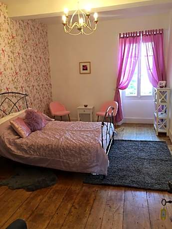 The FLAMINGO-Deluxe-Double room-Ensuite with Shower-Garden view