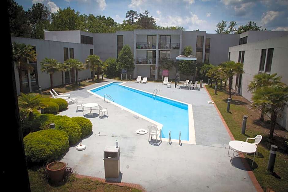 Red Carpet Inn-Macon