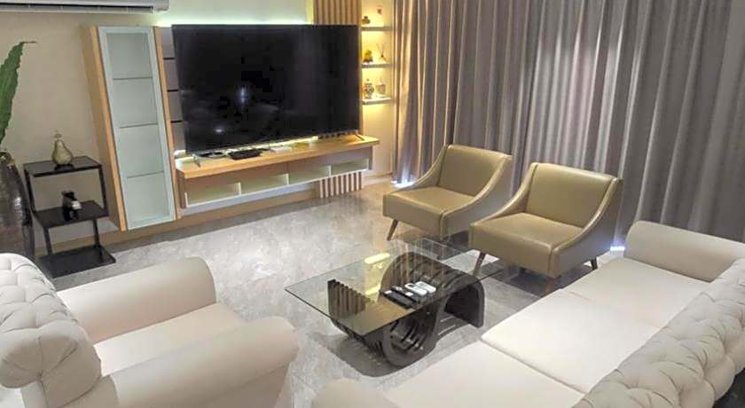 One Euphoria Luxe Hotel