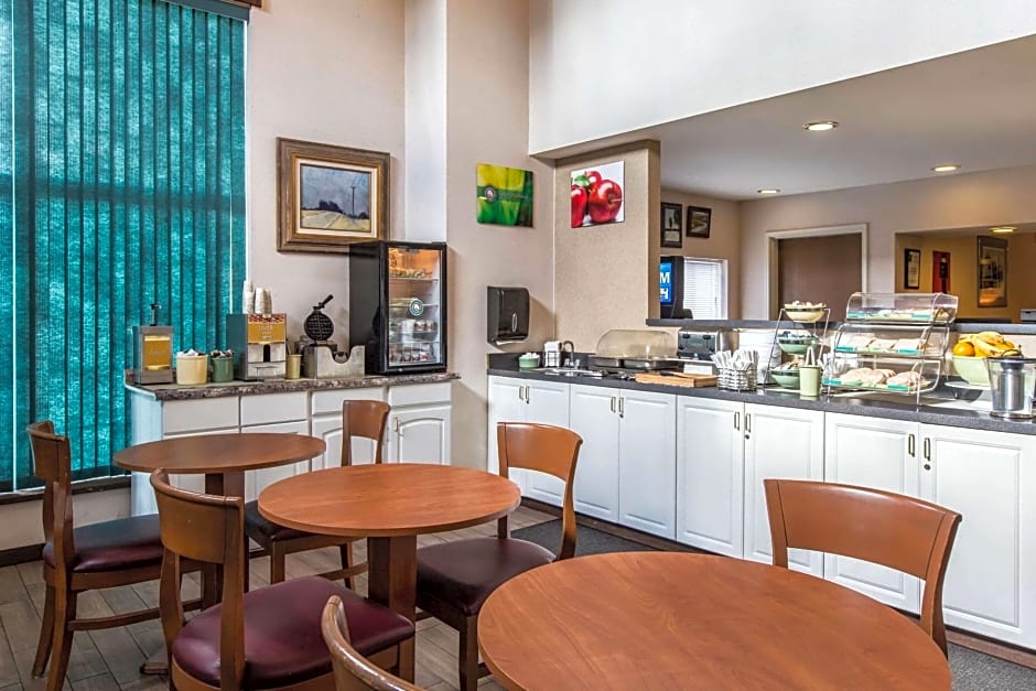 Quality Inn and Suites Summit County
