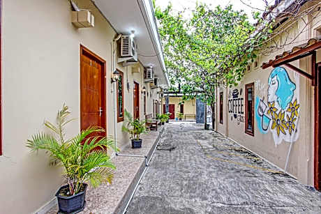 OYO Life 92184 Mr Brown Homestay