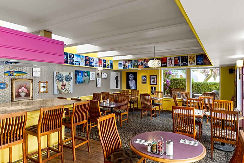 Royal Scot Hotel & Suites, Trademark Collection by Wyndham