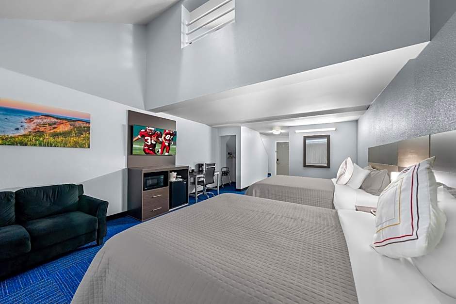 Admiralty Inn & Suites - a Red Collection Hotel